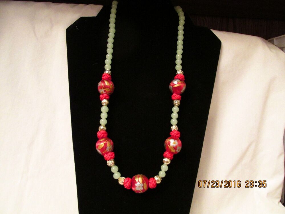 Lovely Estate Vintage JADEITE BEAD 24" NECKLACE with 5 Silk Beads 61g